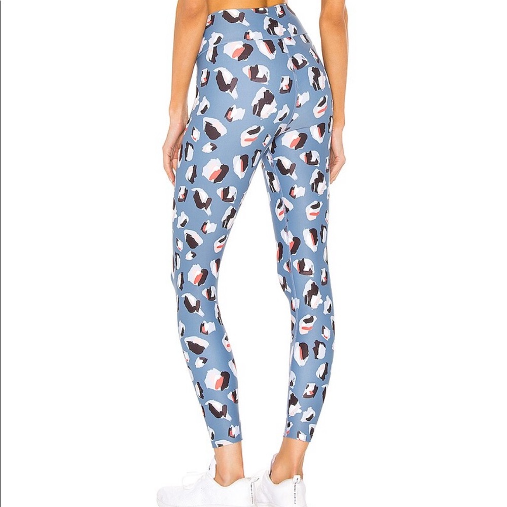 Beach Riot Cara Leggings in multi spot - Picture 3 of 4